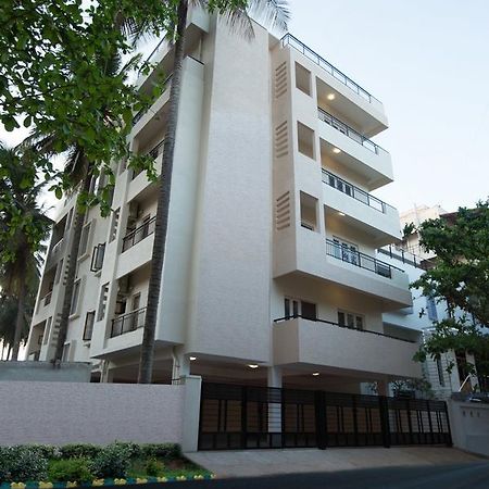 Benaka Suites Бангалор Екстериор снимка
