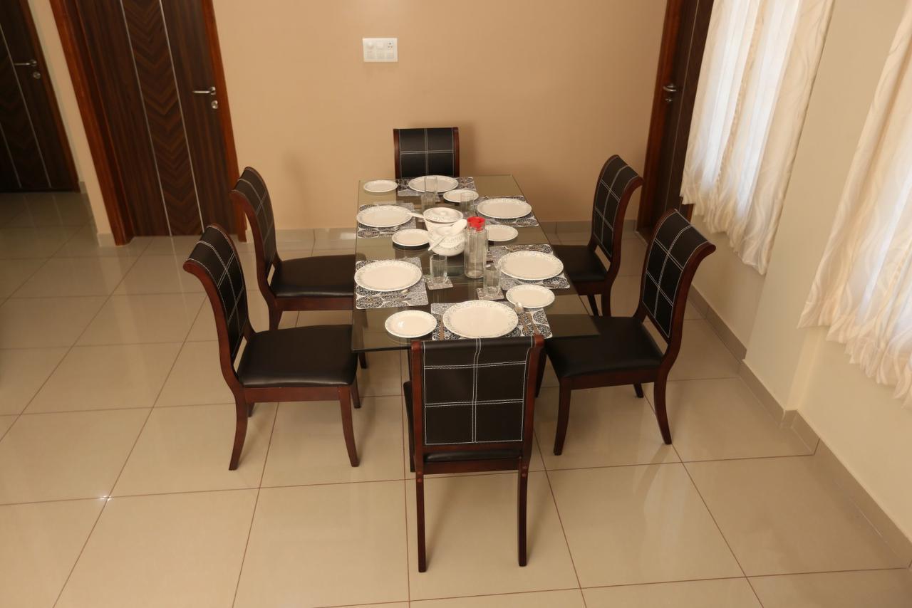 Benaka Suites Бангалор Екстериор снимка