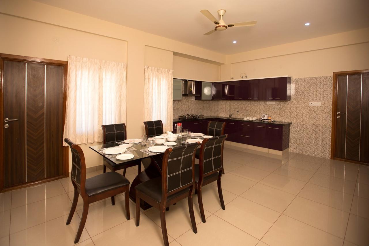 Benaka Suites Бангалор Екстериор снимка