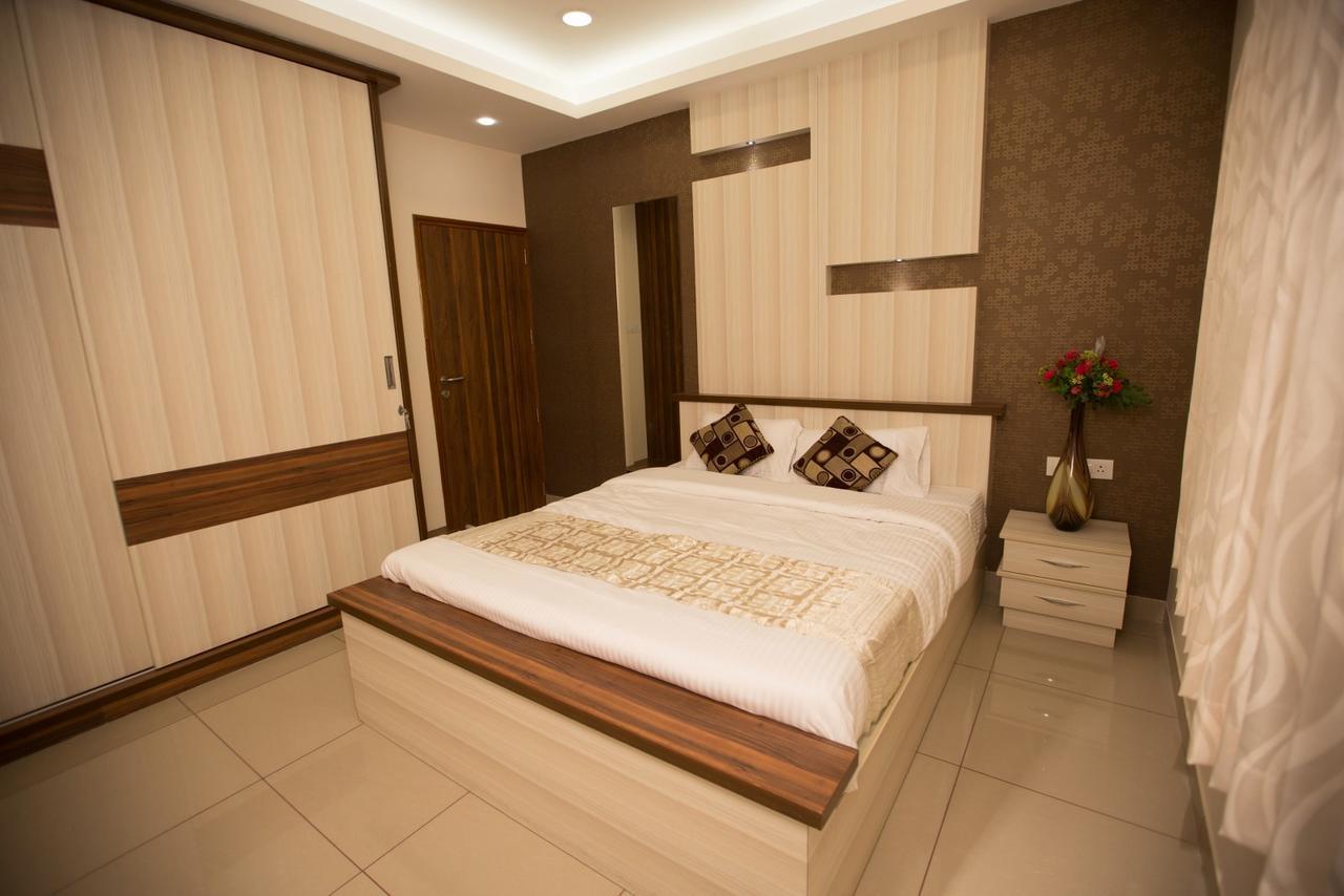 Benaka Suites Бангалор Екстериор снимка