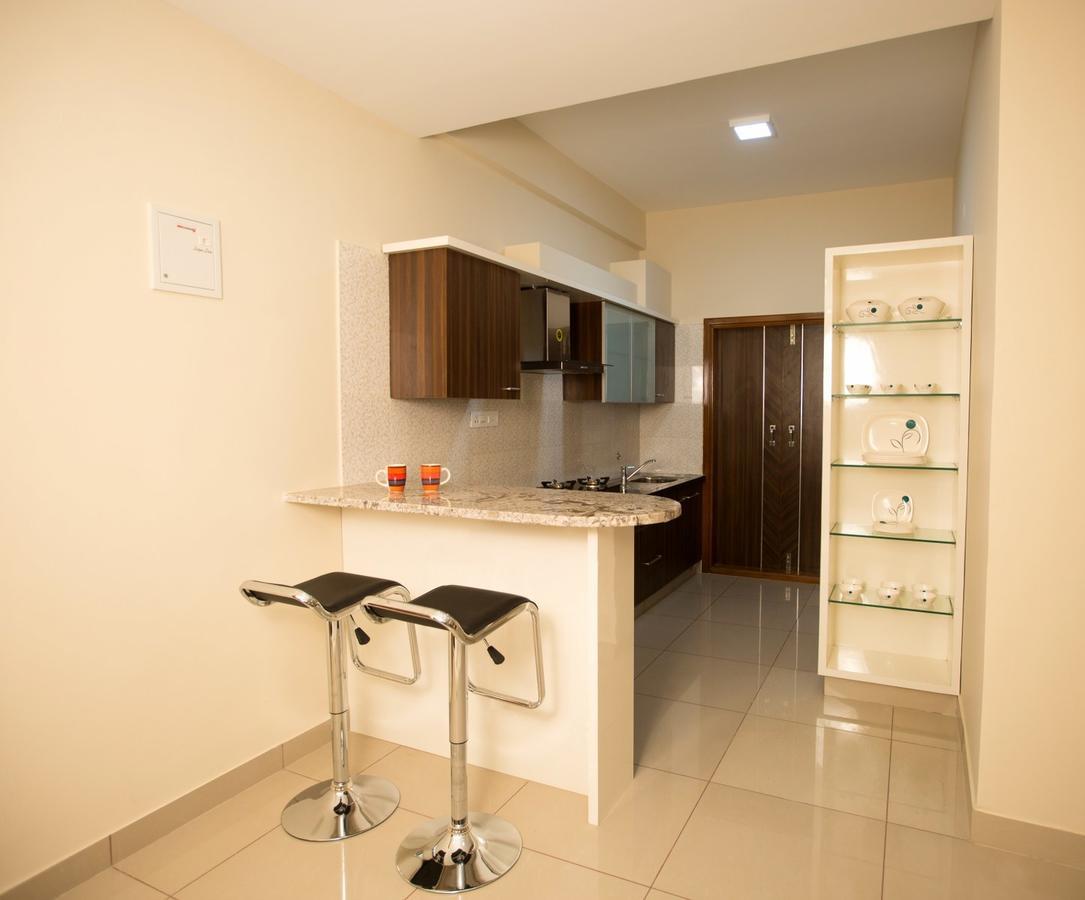 Benaka Suites Бангалор Екстериор снимка