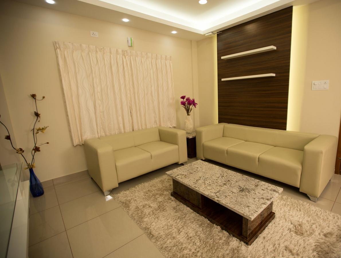 Benaka Suites Бангалор Екстериор снимка