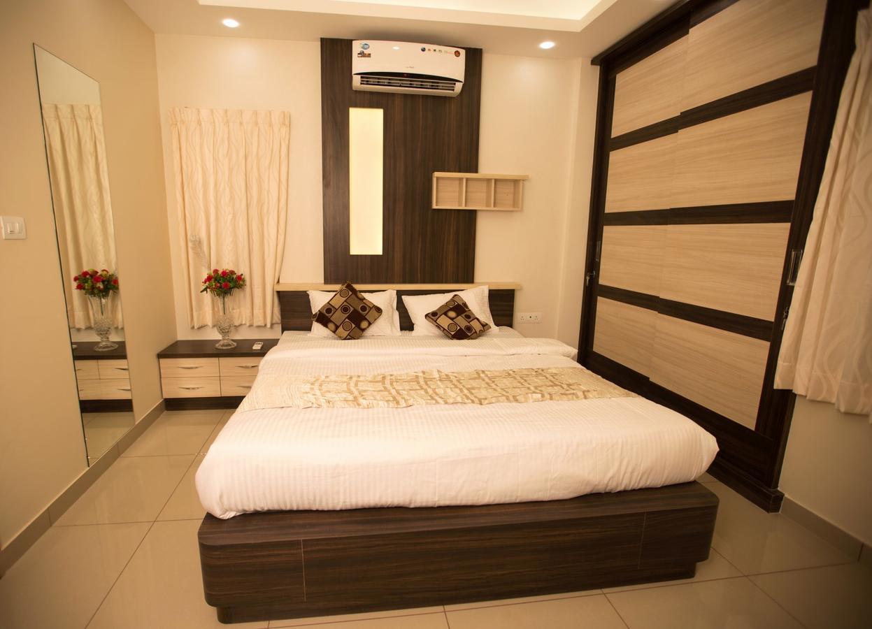 Benaka Suites Бангалор Екстериор снимка