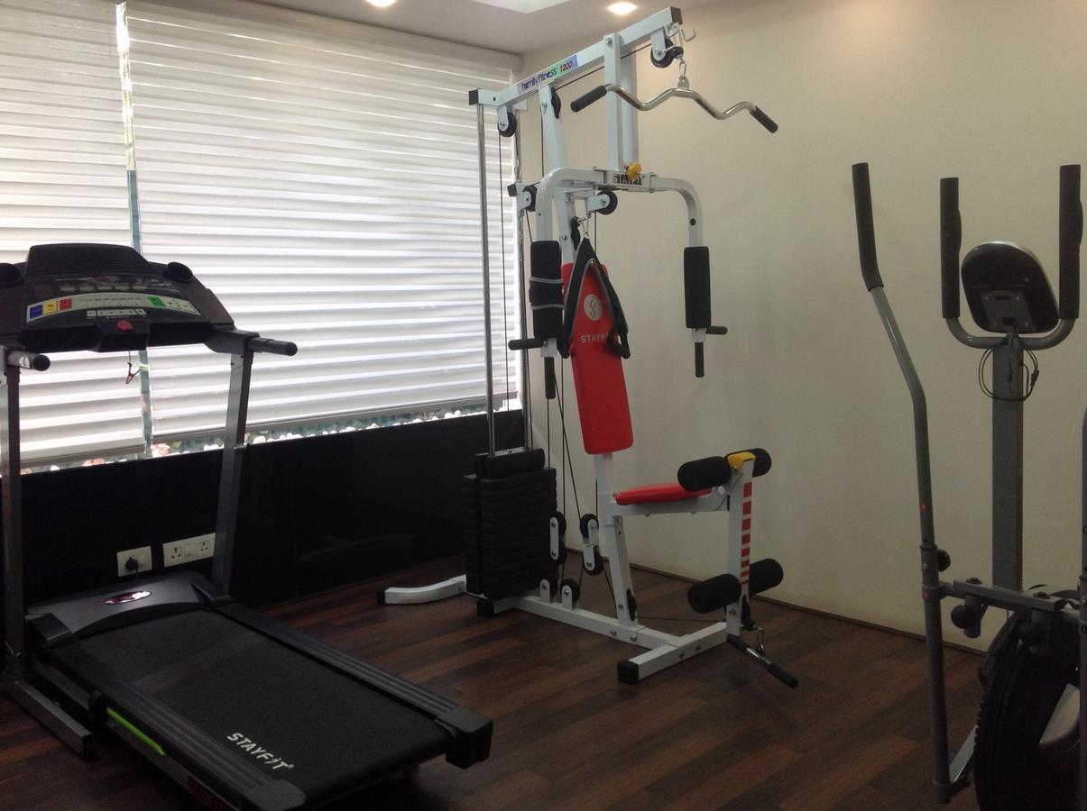 Benaka Suites Бангалор Екстериор снимка